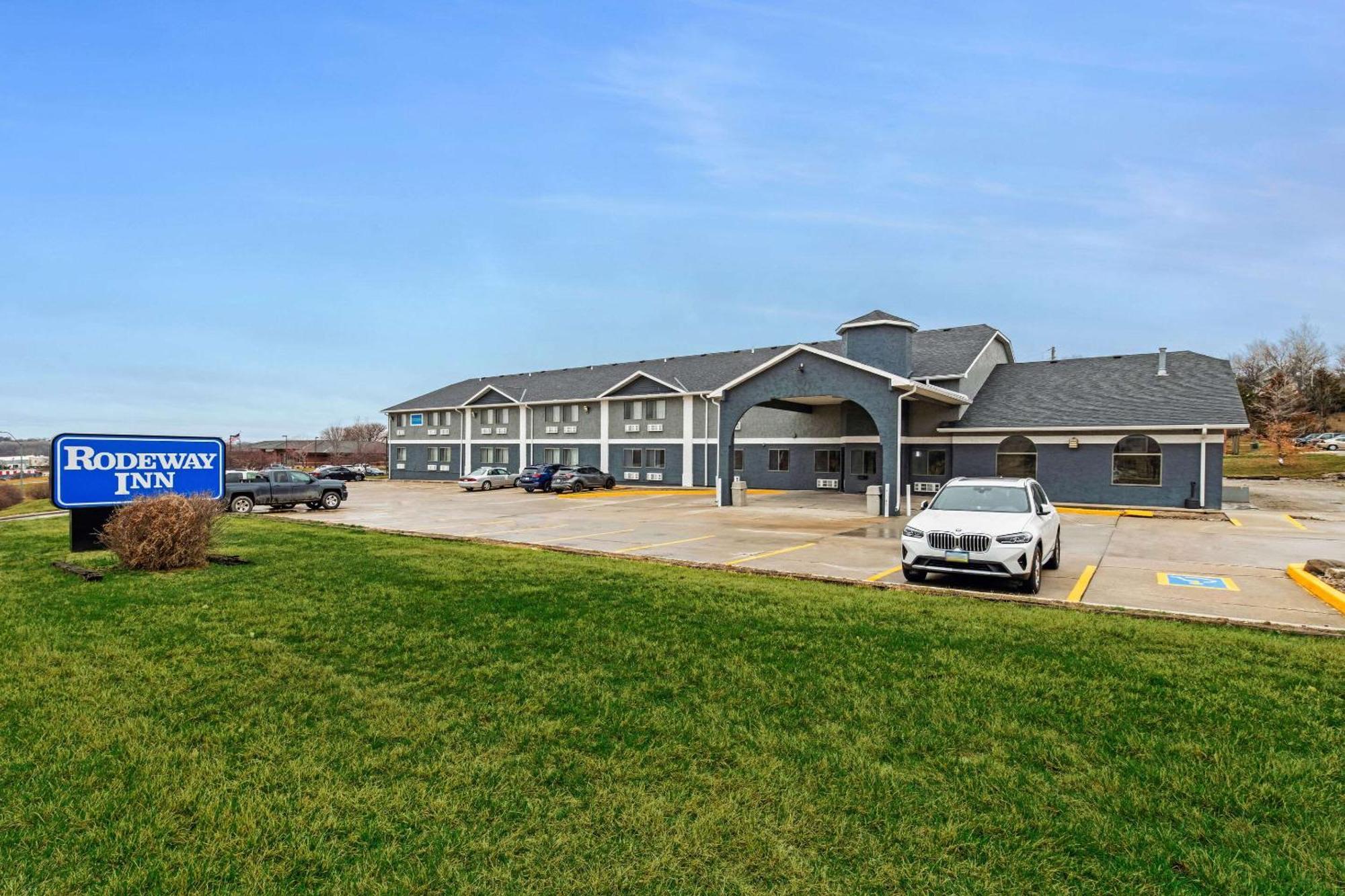 Rodeway Inn Red Oak Exterior photo