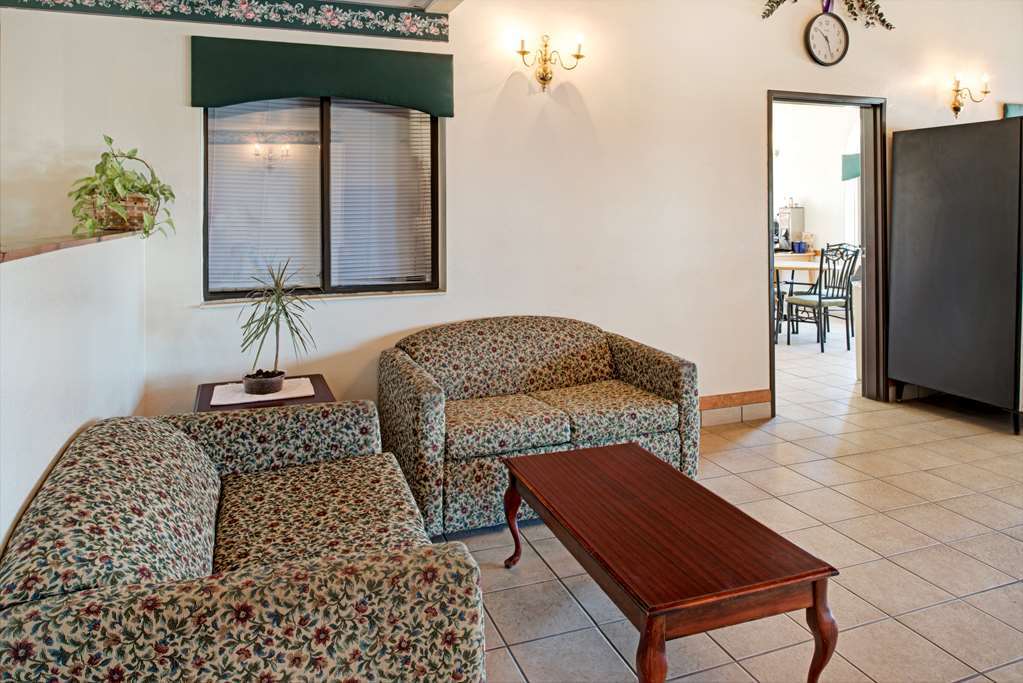 Rodeway Inn Red Oak Interior photo